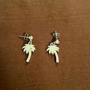 Sparkle palm tree silver earrings 🌴